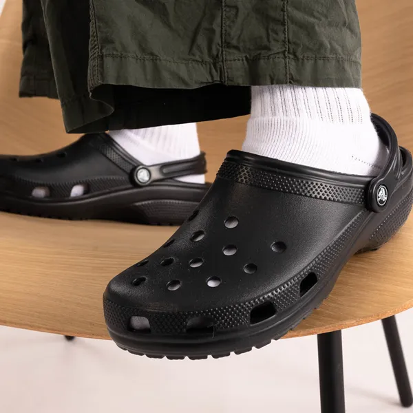 Classic Crocs clogs, black