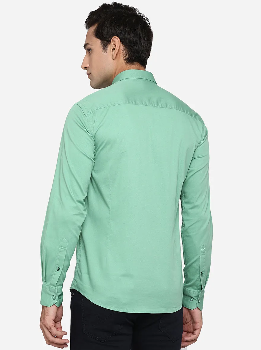 Fern Green Solid Slim Fit Casual Shirt | JadeBlue