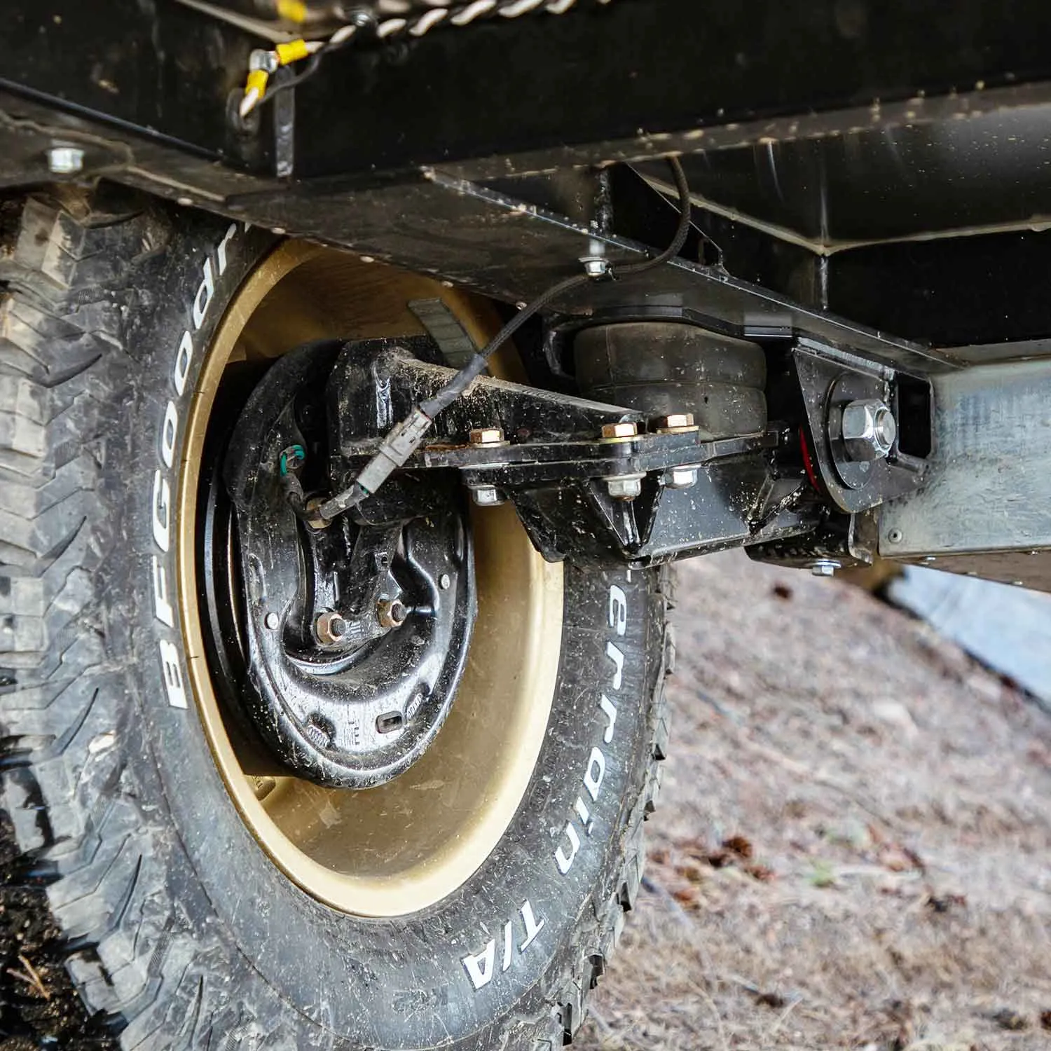 Timbren 2000 lb HD Axle-Less Trailer Suspension w/ 4" Lift